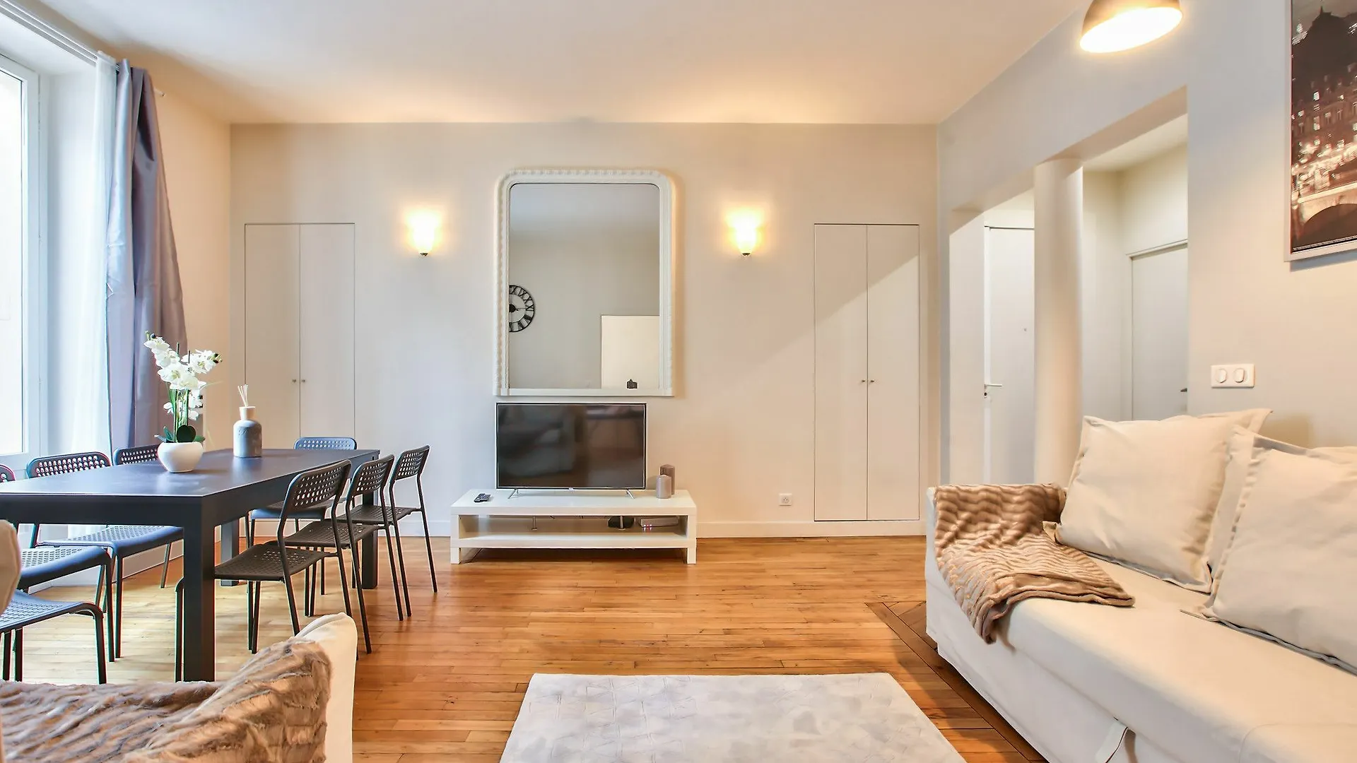 27 - Flat Reaumur - Montorgueil باريس