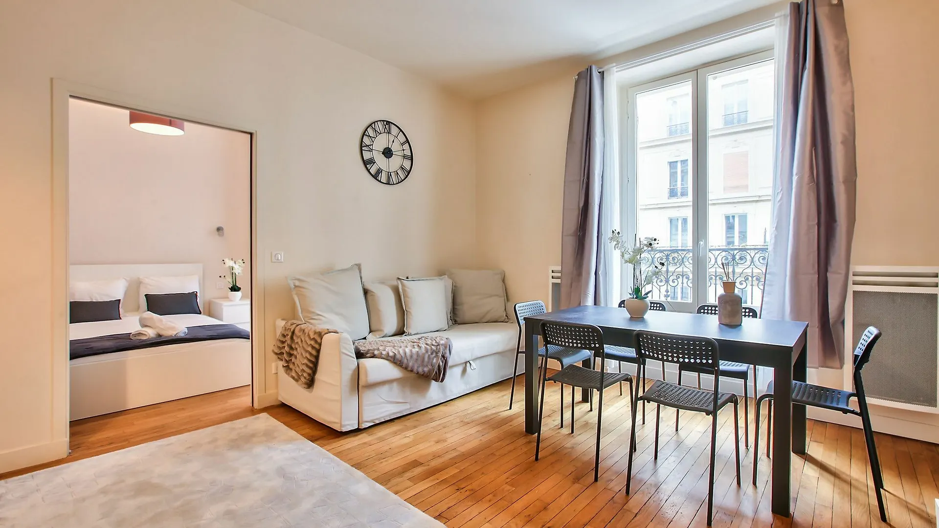 27 - Flat Reaumur - Montorgueil * باريس
