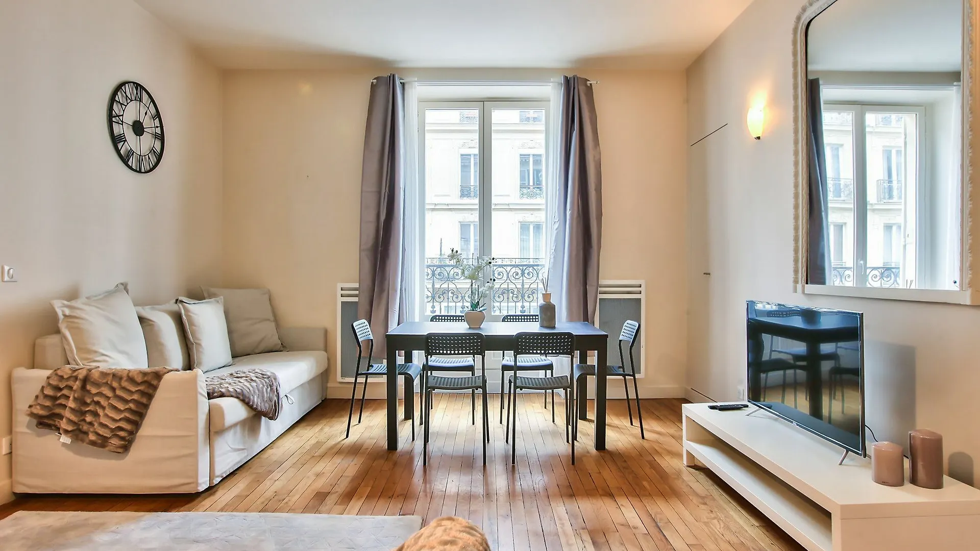 27 - Flat Reaumur - Montorgueil * Paris